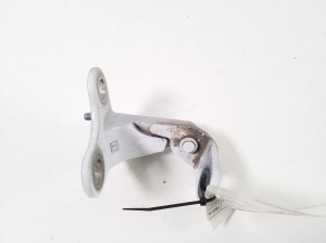 Tesla Model Y Y (2020–2026) Front door lower hinge - 2