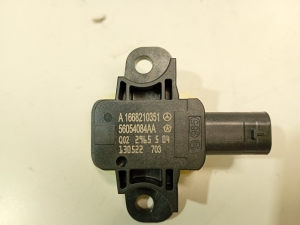 Mercedes Benz A-Class 176 (2012–2018) Airbagsensor A1668210351 - 4