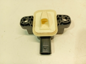 Mercedes Benz A-Class 176 (2012–2018) Airbag sensor A1668210351 - 3