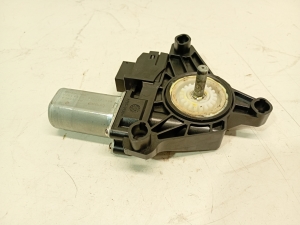 Mercedes Benz A-Class 176 (2012–2018) Rear side door window regulator motor 935442 - 4
