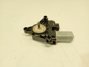 Mercedes Benz A-Class 176 (2012–2018) Rear side door window regulator motor 935441 - 4