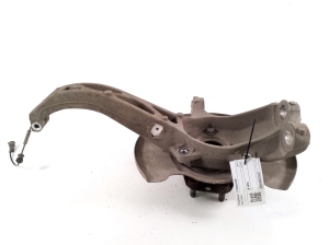 Tesla Model Y Y (2020–2026) Front wheel hub - 2