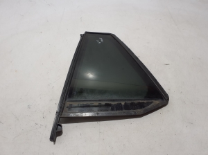   Rear door quarter glass  - 7387459 