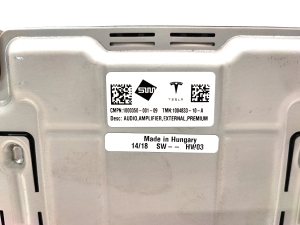 Tesla Model S S (2012–2026) Audio amplifier 1004833-10-A - 5