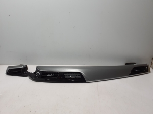   Dashboard trim  - 8070620 