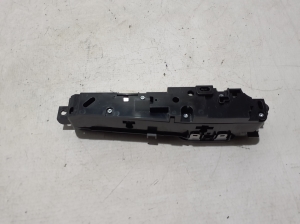 BMW 5 SERIES G31 (2017–2026) Other switch 6843909 - 3