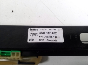 AUDI A6 C8 (2018–2025) Priekšējo durvju logu pacēlājs un tā daļas 4K0959802 - 2