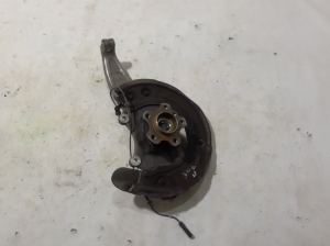   Front wheel hub  - 6884386 