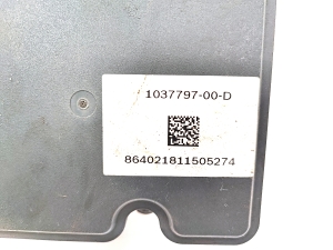Tesla Model S S (2012–2026) ABS unit 1037797-00-D - 4