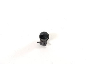 AUDI A6 C8 (2018–2025) Front windshield washer pump 8K9955647 - 3