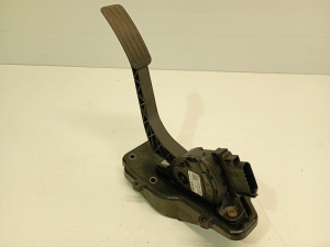   Gaasipedaal  - 9X239F832BA 