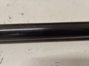 Volkswagen Passat B5 (1997–2005) Heckklappendämpfer 0236060635 - 2