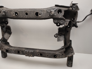 Mercedes Benz C-Class 205 (2014–2021) Eesmine alusraam A2056280057 - 3