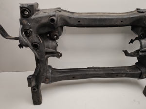 Mercedes Benz C-Class 205 (2014–2021) Eesmine alusraam A2056280057 - 5