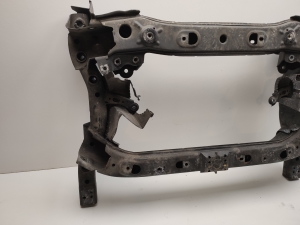 Mercedes Benz C-Class 205 (2014–2021) Eesmine alusraam A2056280057 - 6