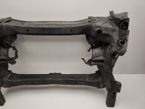 Mercedes Benz C-Class 205 (2014–2021) Eesmine alusraam A2056280057 - 7