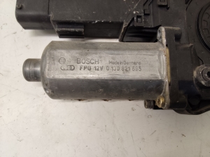 Volkswagen Passat B5 (1997–2005) Front door window regulator motor 3B4837751BA - 2