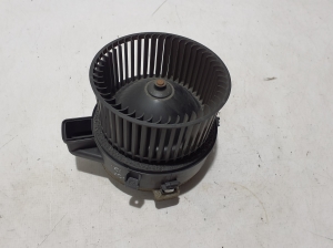   Heater blower motor  - 6836881 
