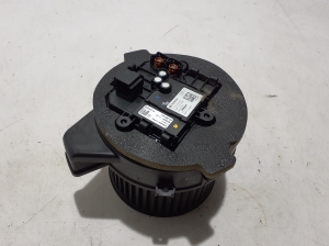 BMW 5 SERIES G31 (2017–2026) Salongi puhuri mootor 6836881 - 3