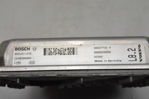 VOLVO XC90 (2002–2014) Mootori juhtplokk 30637733A - 2