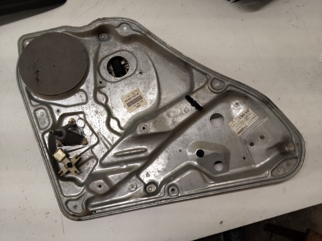 Volkswagen Passat B5 (1997–2005) Rear side door window regulator 3B9839751J Volkswagen Passat B5 (1997–2005) Rear side door window regulator 3B9839751J