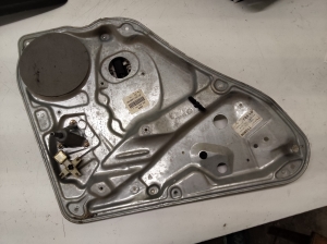 Rear side door window regulator - 3B9839751J