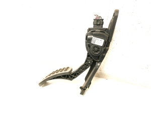 Mercedes Benz ML-Class 166 (2011–2015) Gaspedal A1663000204 - 2