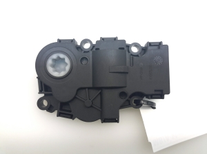 Mercedes Benz A-Class 176 (2012–2018) Stellmotor Heizungsklappe - 2