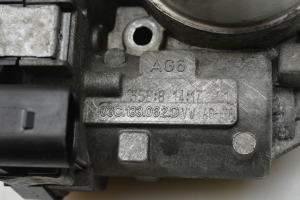 Volkswagen Tiguan (2007–2016) Drosselklappe 03C133062D - 5