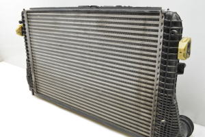 Volkswagen Golf VI (2008–2013) Vahejahuti radiaator 1K0145803T - 4