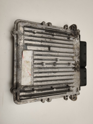 Mercedes Benz ML-Class 166 (2011–2015) Engine control unit A6429000401 - 3