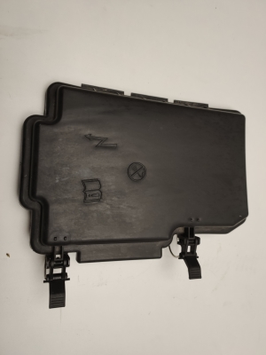Mercedes Benz ML-Class 166 (2011–2015) Kaitsmeploki eesmine kate A1665400182 - 2