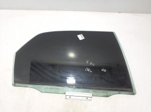 Rear side door glass - 30674315