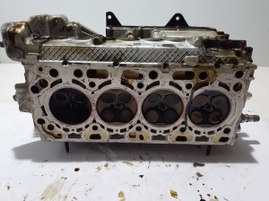 VOLVO XC60 (2017–2026) Cylinder head 31401130 - 4