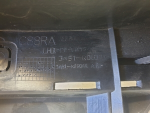 Ford C-MAX (2003–2010) Glove box 3M51R06044 - 4