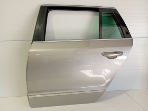 Skoda Superb (2008–2015) Rear side doors - 5