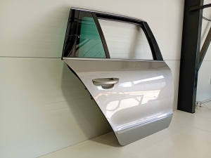 Skoda Superb (2008–2015) Rear side doors - 2