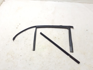 Mercedes Benz A-Class 177 (2018–2026) Tagumise küljeukse tihend uksel A1777351500 - 4