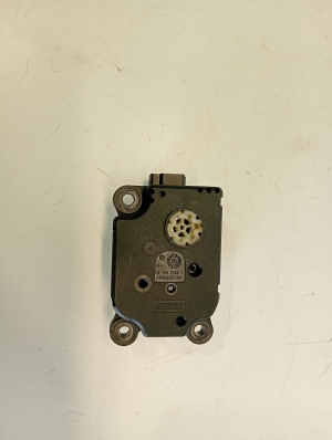 Jaguar XF (2008–2016) Salongi soojenduse klapi mootor MF1139300681 - 5