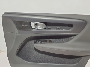 VOLVO XC40 (2017–2026) Priekšējo durvju apšuvums 31407682 - 2