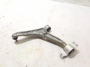 Mercedes Benz A-Class 177 (2018–2026) Eesmine õõtshoob A2473331600 - 2