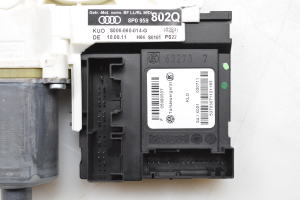 AUDI A3 8P (2003–2012) Front door window regulator motor 8P0959802Q - 3