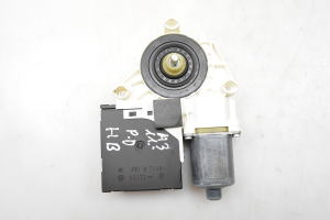 AUDI A3 8P (2003–2012) Front door window regulator motor 8P0959802Q - 4