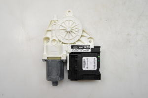 Moteur de lève-vitre de porte avant - 8P0959802Q