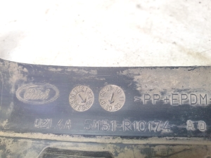 Ford C-MAX (2003–2010) Ein weiteres Detail der Außenschwellerverkleidung 5M51R10174AD - 4
