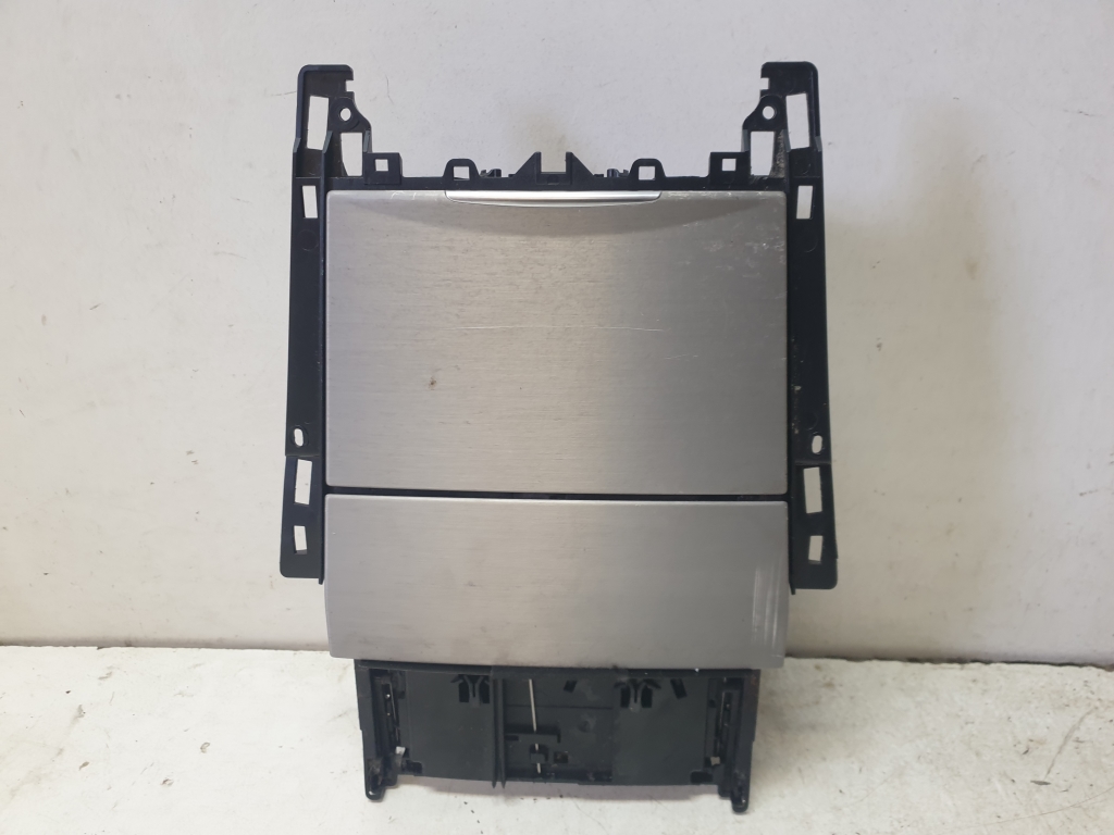 Mercedes Benz E-Class W212 (2009–2015) Eesmine tuhatoos A2126809750Q2 Mercedes Benz E-Class W212 (2009–2015) Eesmine tuhatoos A2126809750Q2