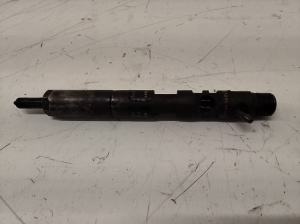 RENAULT Megane II (2002–2009) Fuel injector 8200240244 - 3