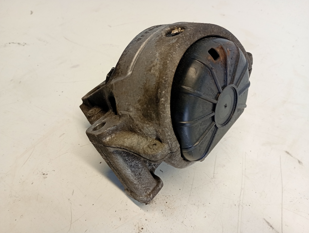 Kia Sportage (2010–2016) Motorlager 8R0199381 Kia Sportage (2010–2016) Motorlager 8R0199381