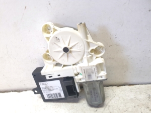 Ford C-MAX (2003–2010) Hinterer Seitentür-Fensterhebermotor 981537103 - 4