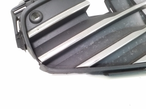 Volkswagen Passat B9 (2023–2026) Front bumper lower grille 3J0853677K - 5